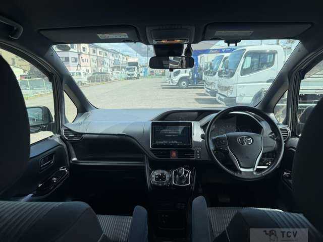 2017 Toyota Voxy