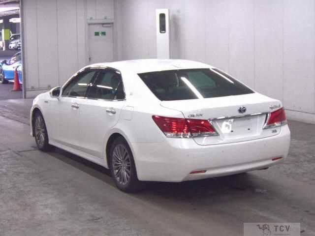 2015 Toyota Crown Hybrid