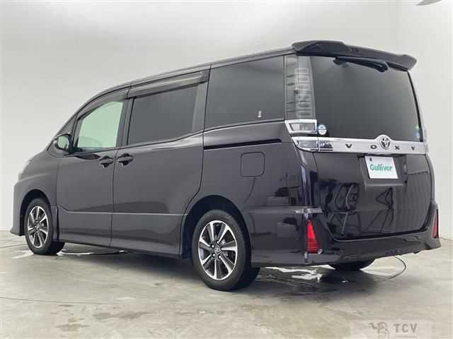 2017 Toyota Voxy