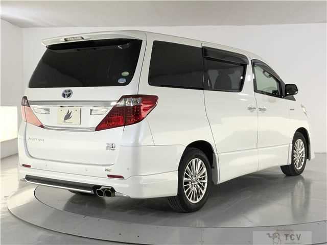 2014 Toyota Alphard Hybrid