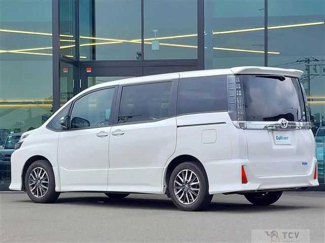 2017 Toyota Voxy