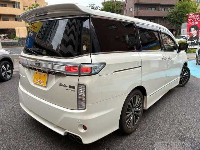 2017 Nissan Elgrand