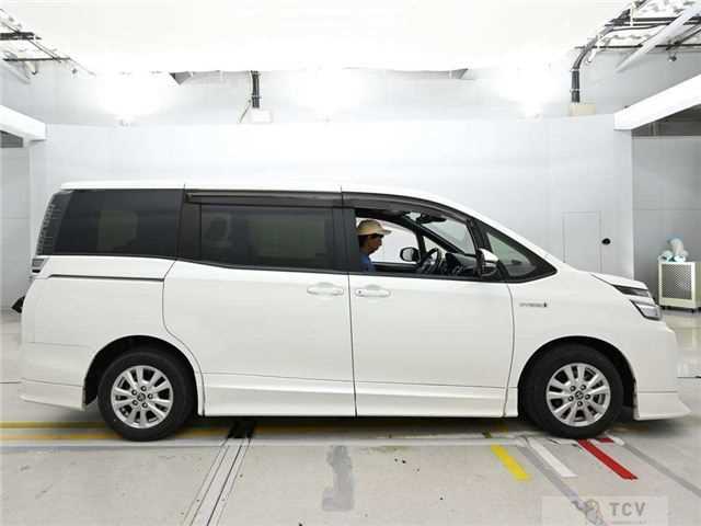 2018 Toyota Voxy