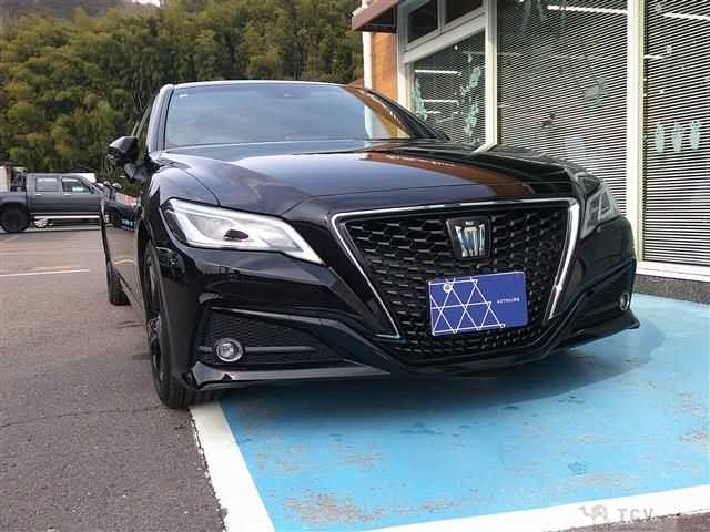 2018 Toyota Crown Hybrid