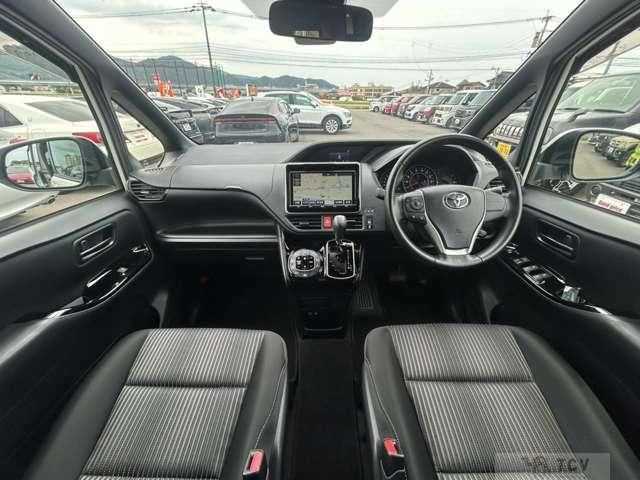 2017 Toyota Voxy