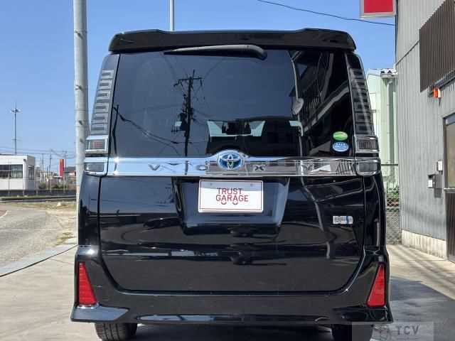 2018 Toyota Voxy