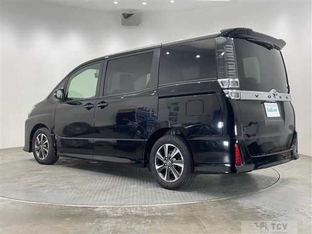 2017 Toyota Voxy