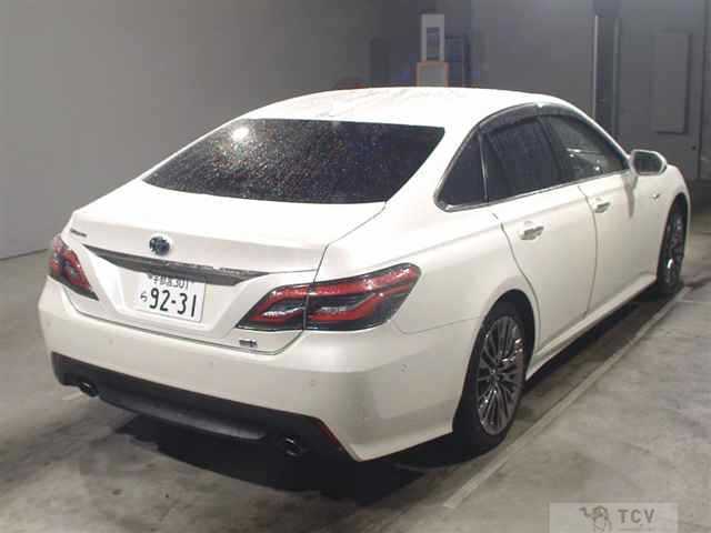 2019 Toyota Crown Hybrid