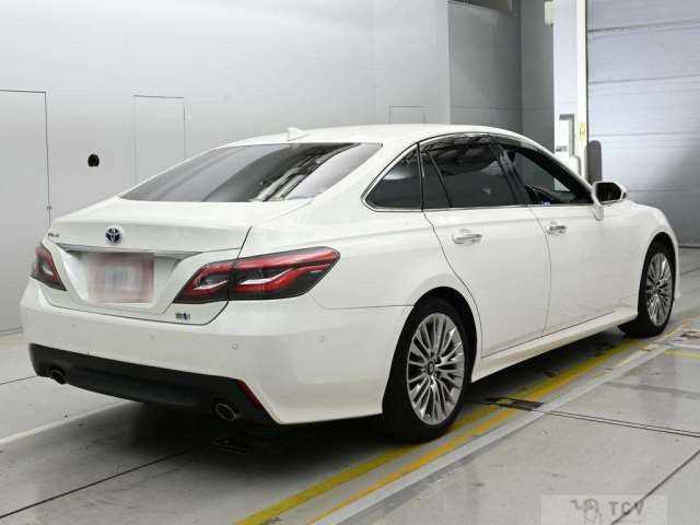 2020 Toyota Crown Hybrid