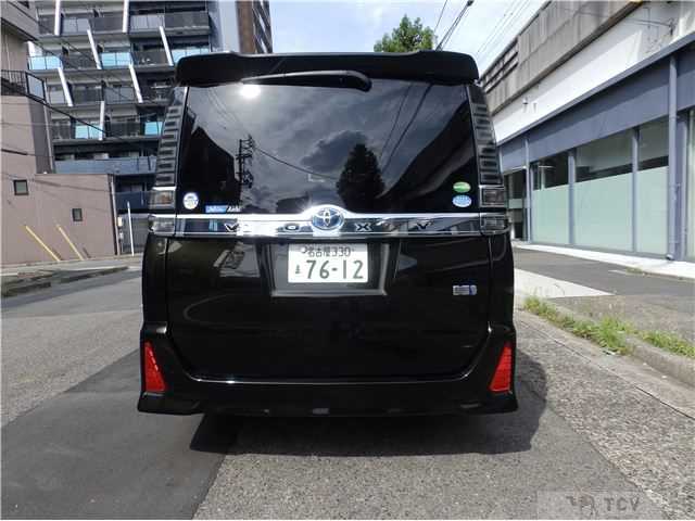 2017 Toyota Voxy