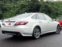 2019 Toyota Crown Hybrid