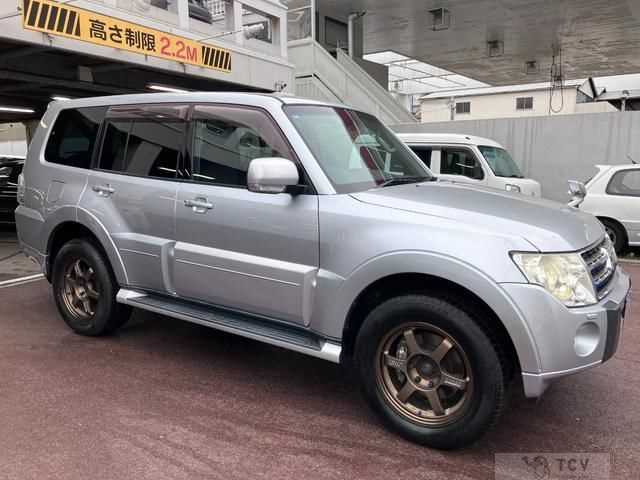 2011 Mitsubishi Pajero