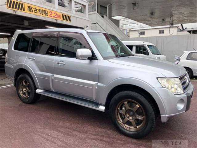 2011 Mitsubishi Pajero
