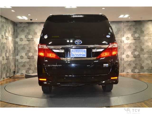2013 Toyota Alphard Hybrid