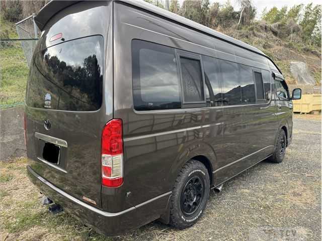 2005 Toyota Hiace