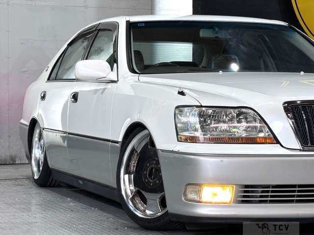 2000 Toyota Crown Majesta