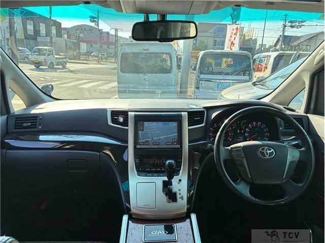 2013 Toyota Alphard