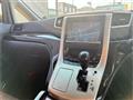 2013 Toyota Alphard
