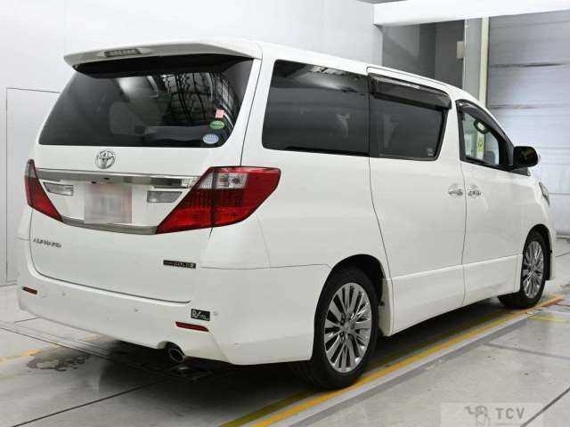 2013 Toyota Alphard