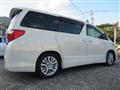 2013 Toyota Alphard