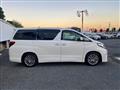 2013 Toyota Alphard