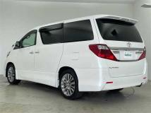 2013 Toyota Alphard