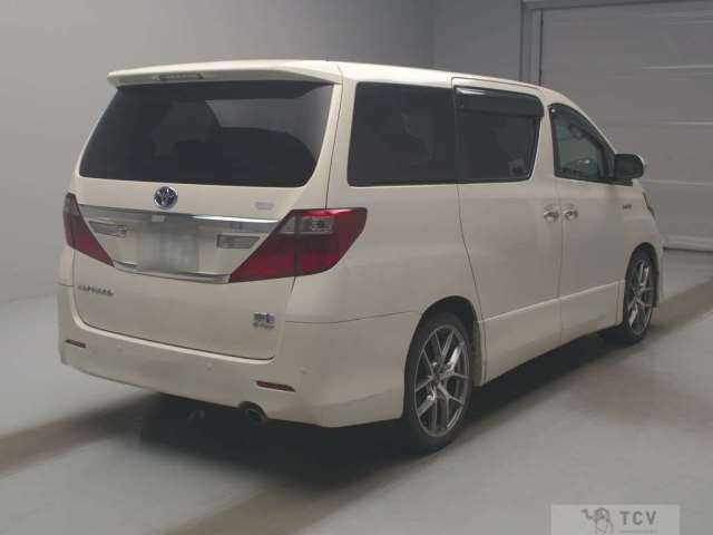 2013 Toyota Alphard Hybrid