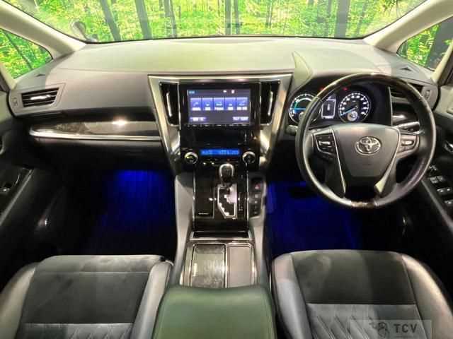 2015 Toyota Alphard Hybrid