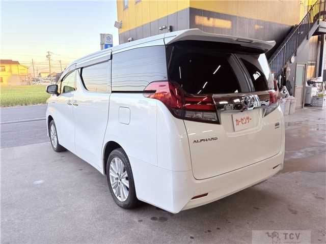 2016 Toyota Alphard Hybrid