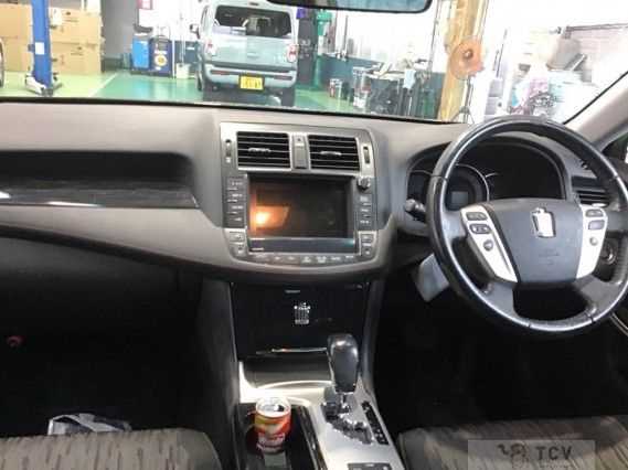 2010 Toyota Crown