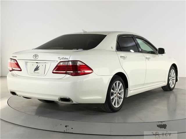 2011 Toyota Crown