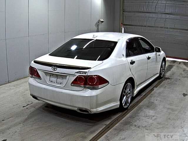 2011 Toyota Crown