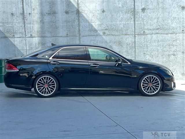 2012 Toyota Crown