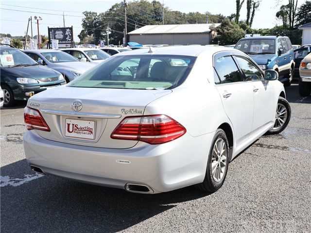 2012 Toyota Crown