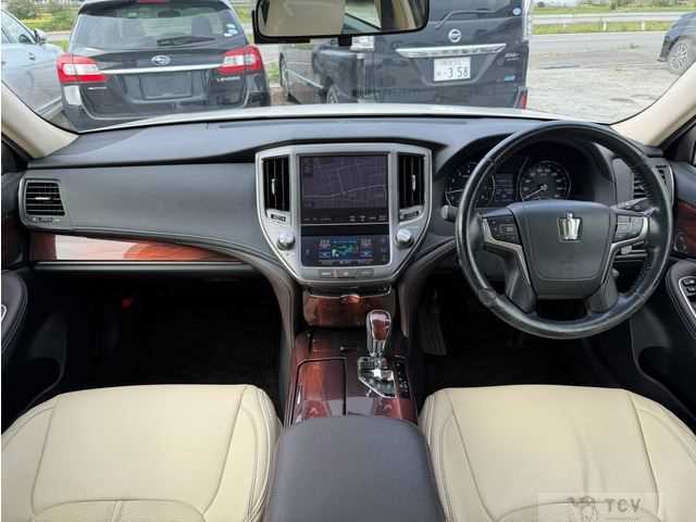 2013 Toyota Crown