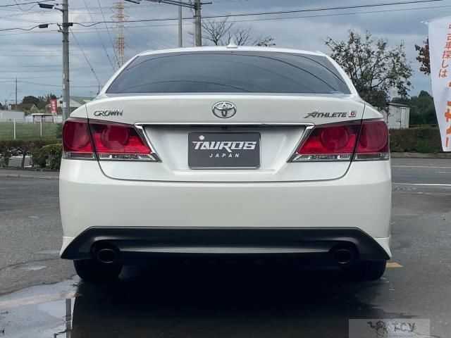 2013 Toyota Crown