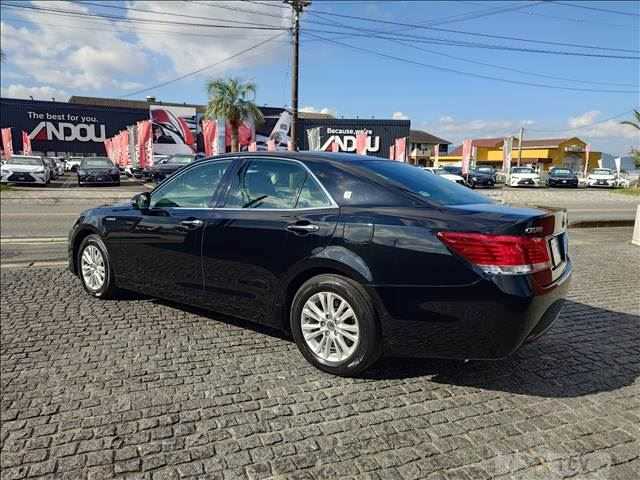 2013 Toyota Crown