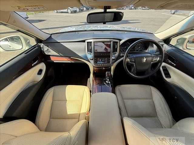 2014 Toyota Crown