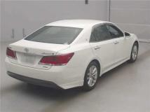 2015 Toyota Crown