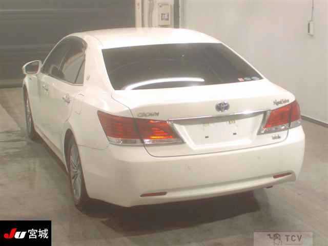 2015 Toyota Crown