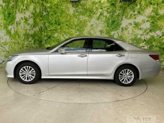 2016 Toyota Crown