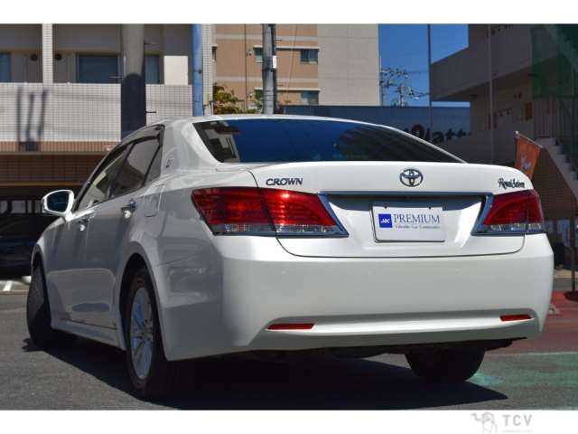 2016 Toyota Crown