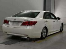 2017 Toyota Crown