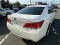 2013 Toyota Crown Hybrid
