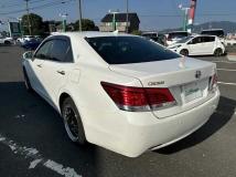 2013 Toyota Crown Hybrid