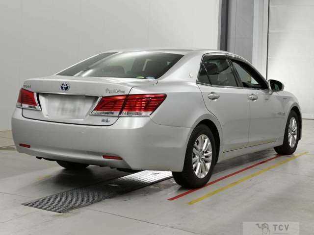 2013 Toyota Crown Hybrid