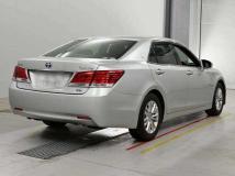 2013 Toyota Crown Hybrid