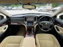 2013 Toyota Crown Hybrid