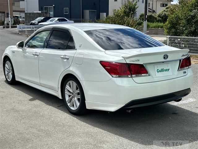 2013 Toyota Crown Hybrid
