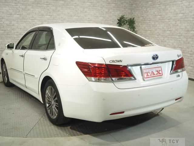 2013 Toyota Crown Hybrid